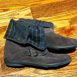 Almost new brown boots